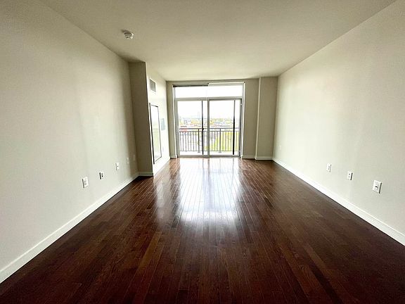 2nd image of 1215 Broadway APT 610