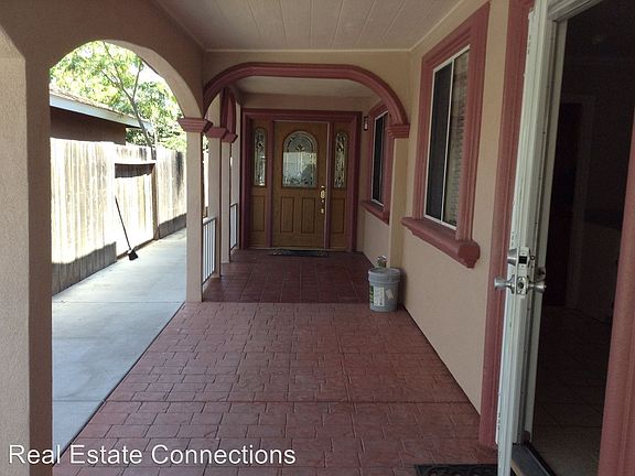 4th image of 2627 Aida Ave