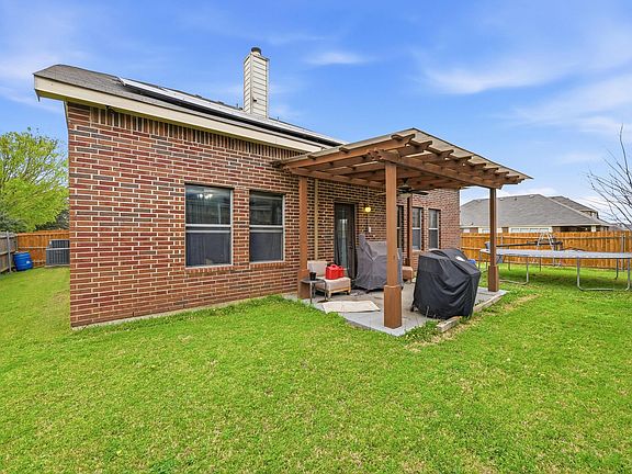 4th image of 1301 Concho Trl