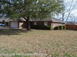 906 Brittany Dr, Denton, TX 76209