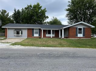 1163 Teresa Ln, Carrollton, IL 62016