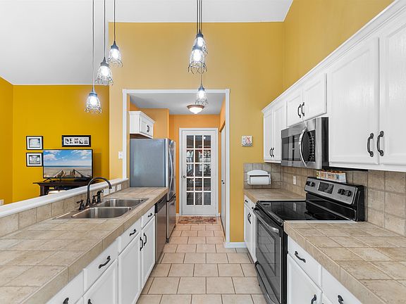 5th image of 636 Pepperbush Dr. Avalon lot 261