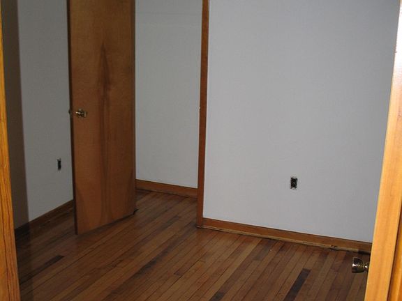 4th image of 65 Watervliet Ave