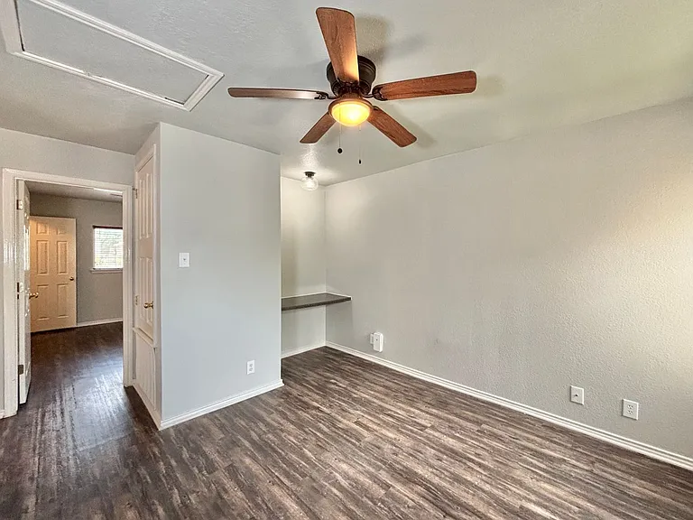 6626 Clovis Ct — Photo 10