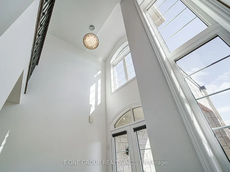 60 Lewis Ave — Photo 7