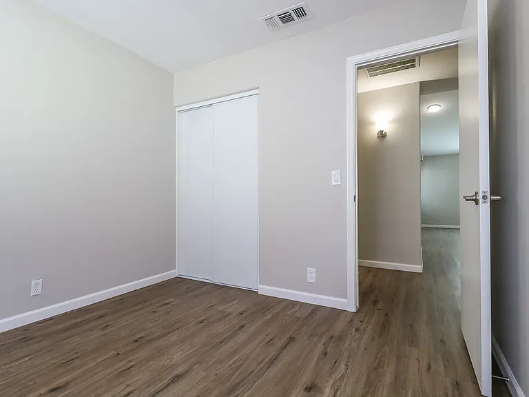 8936 W Fullam St — Photo 13