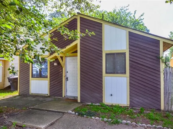 3863 Peachtree Ln E, Portsmouth, VA 23703
