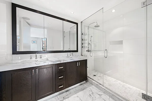 Sold by LL Real Estate Services | media 4