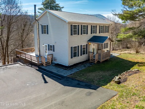 19 Brunswick Sportsman Club Road, Cropseyville, NY 12052