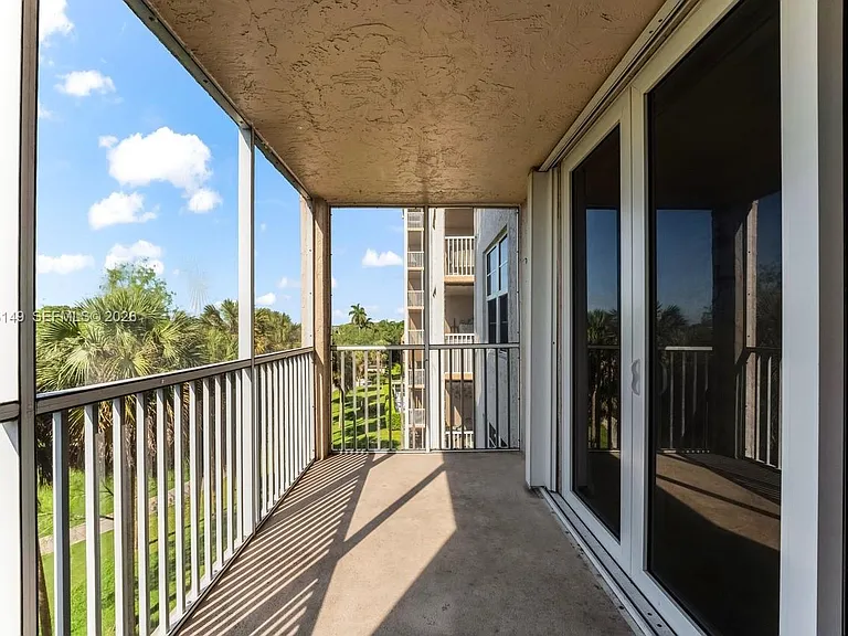 250 Jacaranda Dr #508 — Photo 29