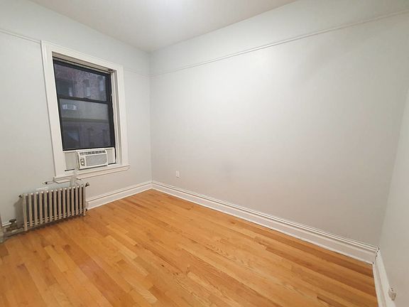 4th image of 526 W 139th St #18F