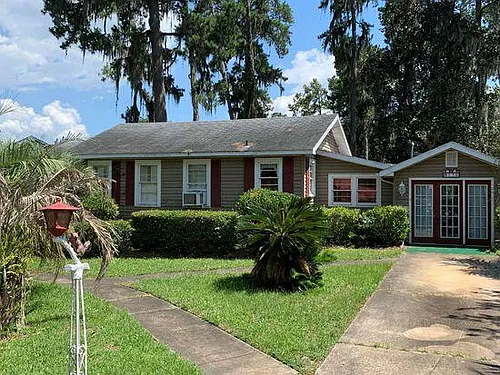 136 SW Happiness Ln Photo 1