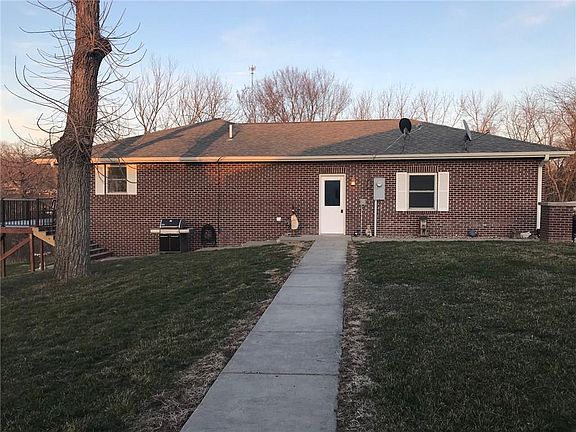 3rd image of 1267 Hayes Dr