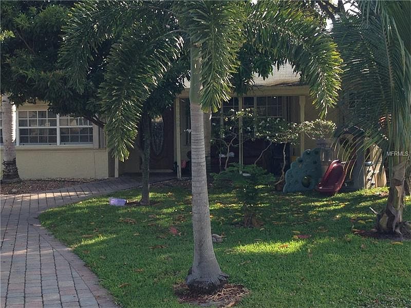 2nd image of 1820 Fairfax Dr