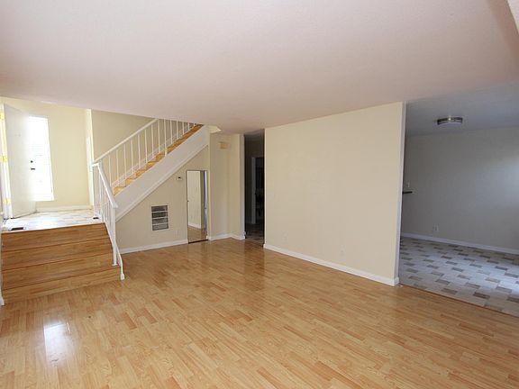 4th image of 326 Giovanni Ct