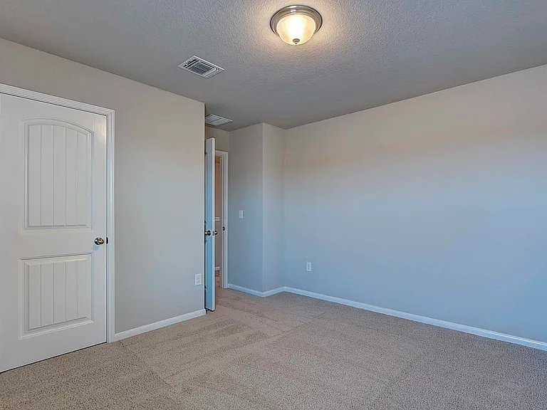 10404 Hatton Ln — Photo 15