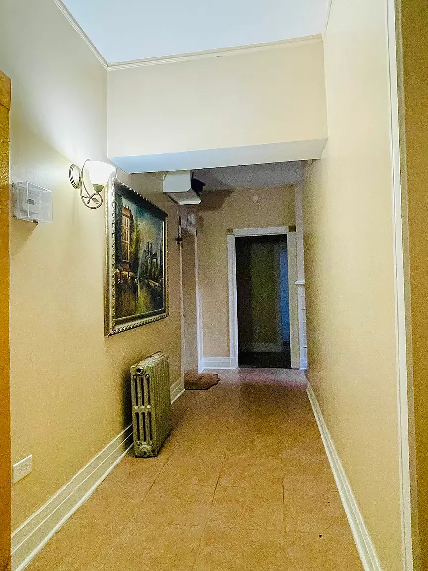 2 bed, 1000 sqft, $2,200 — Photo 2