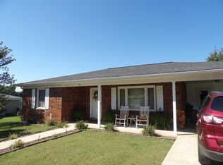 145 N Colonial Ave, Monticello, KY 42633