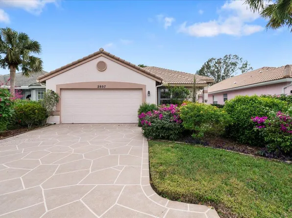 2807 Waters Edge Circle, Greenacres, FL 33413