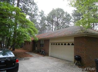 709 McLean St, Raeford, NC 28376