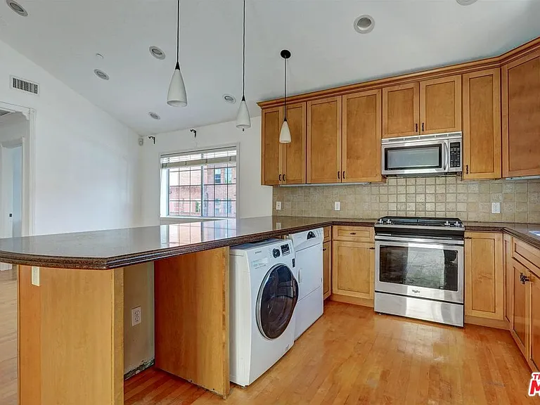 456 1/2 Smithwood Dr — Photo 12