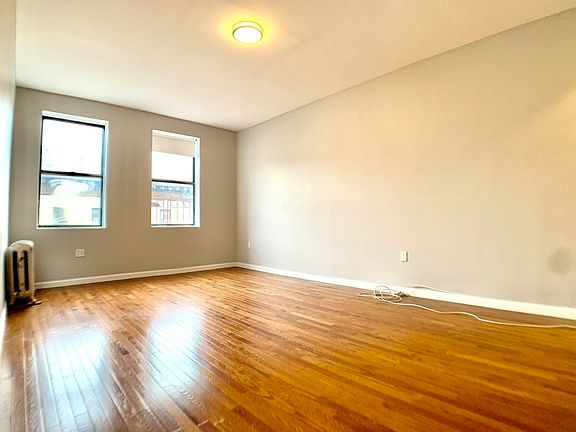 2nd image of 550 W 171st St APT 5A