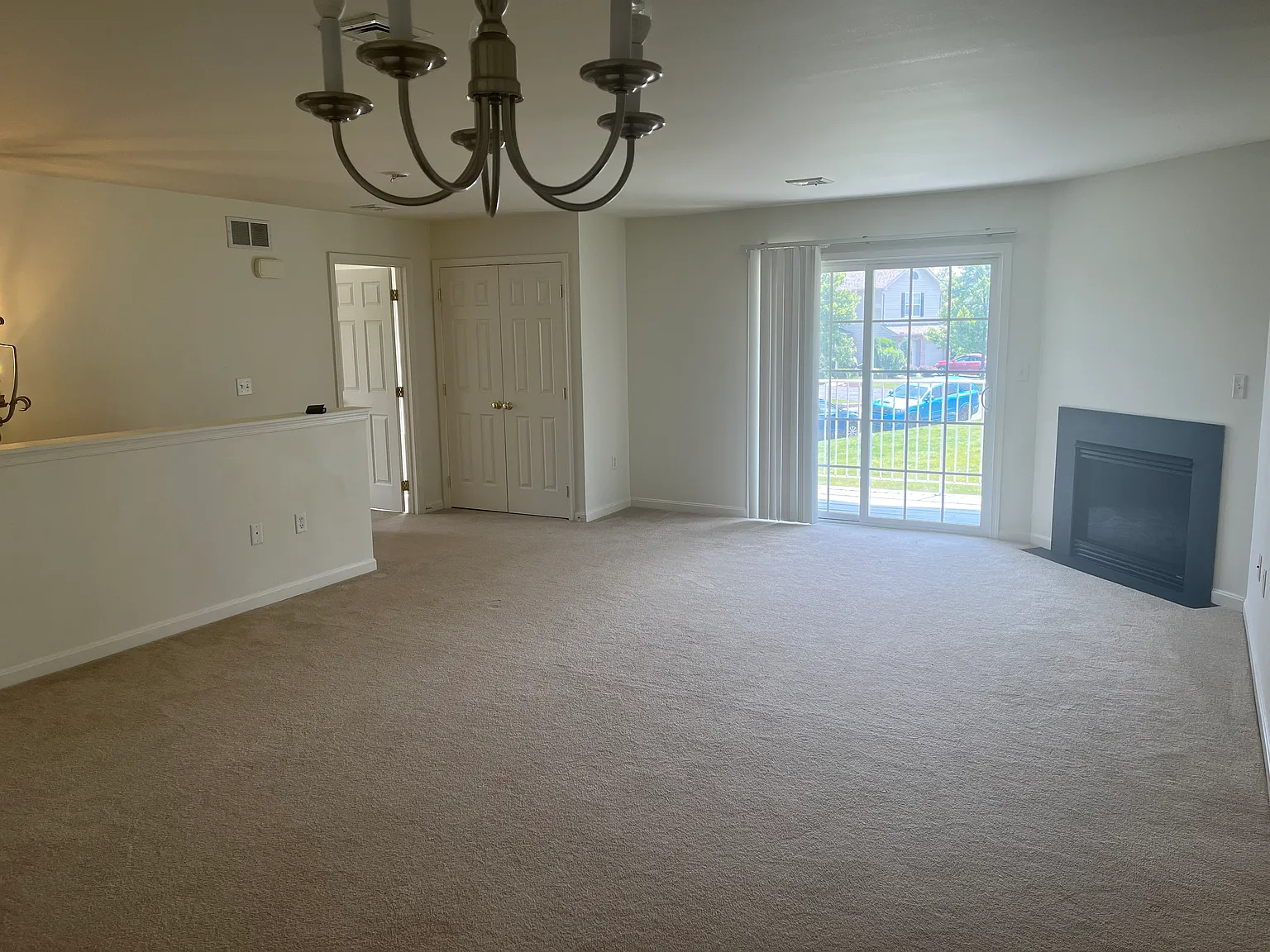 3 bed, 1722 sqft, $2,295 — Photo 1