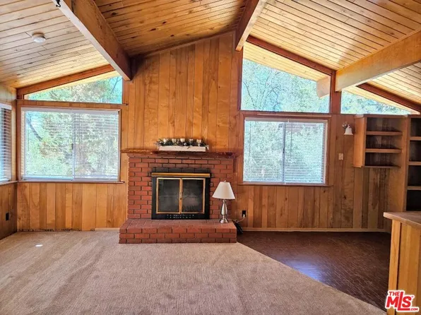 845 Moreno Ln, Sugarloaf, CA 92386