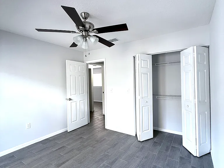 420 San Gabriel St — Photo 15