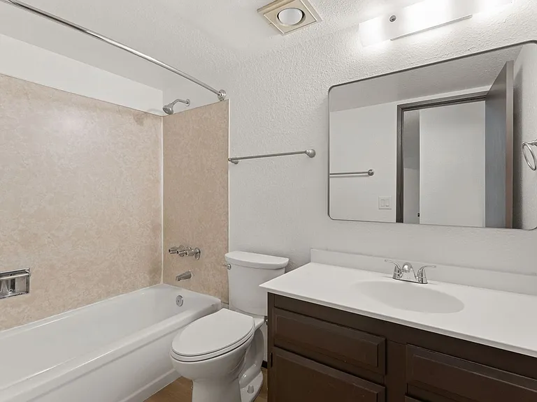 Carmel Apartments — Photo 15