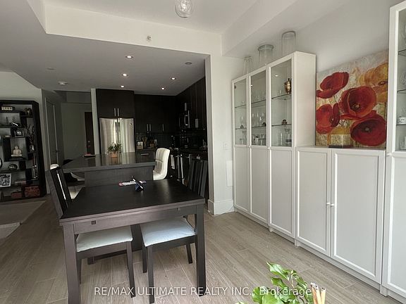 5th image of 2212 Lake Shore Blvd W #Townhouse 01