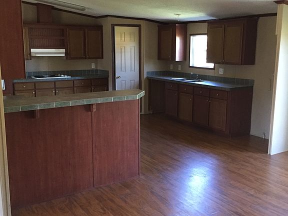 3rd image of 470 Kummer Dr