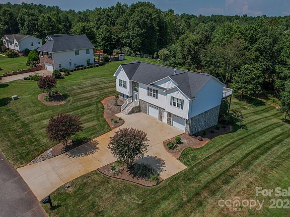 4th image of 5760 Selkirk Dr