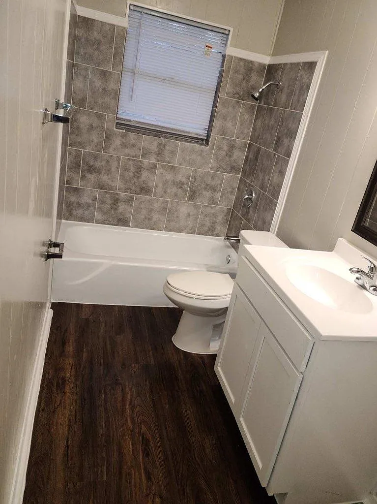Kenwood Heights Apartments — Photo 4