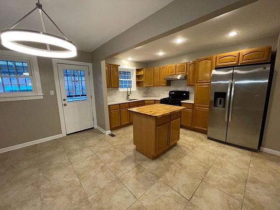 4th image of 419 Torry Ave #1