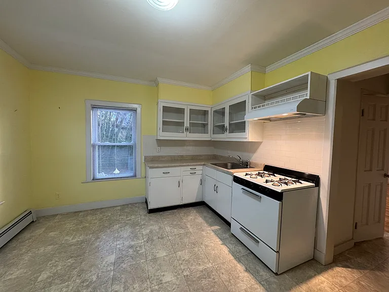 103 E Main St #D — Photo 9