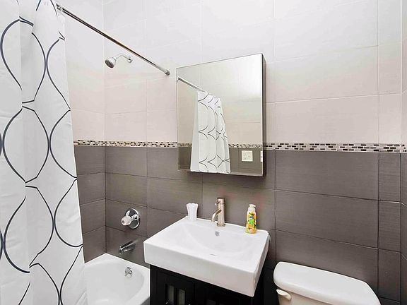 4th image of 320 E 109th St APT 5