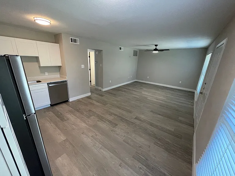Venice Lofts — Photo 17