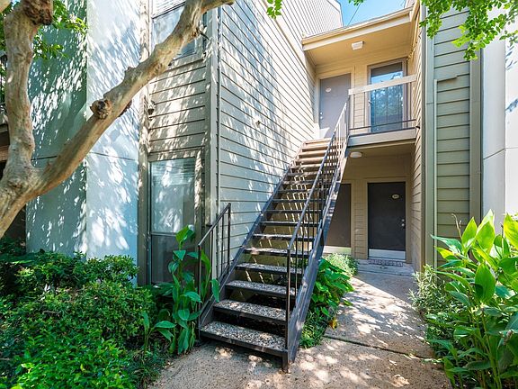 3rd image of 10053 Westpark Dr APT 308