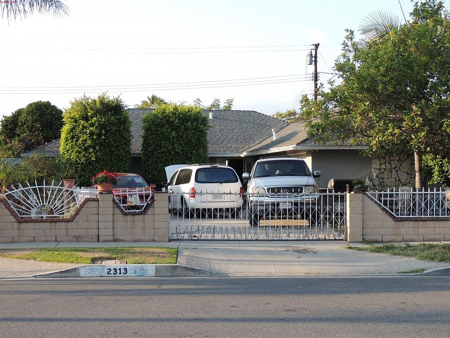 1st image of 2309 W Wisteria Pl