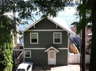 10500 Riviera Pl NE, Seattle, WA 98125