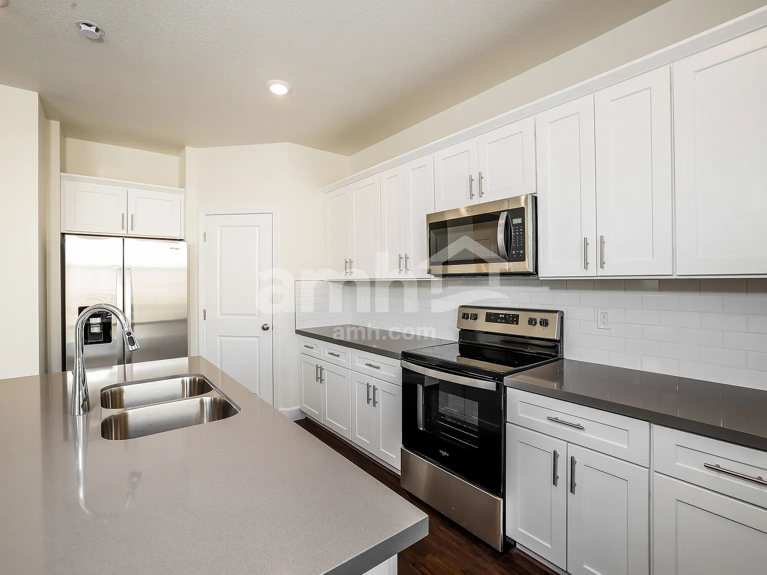 4 bed, 2.5 bath, 1837 sqft, $3,240 — Photo 3