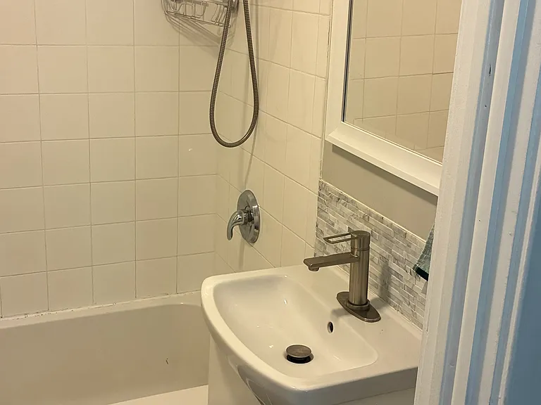 1826 Pierce St NE #1 — Photo 9