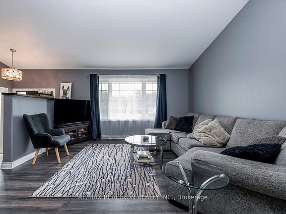 5th image of 4 Templeton Dr