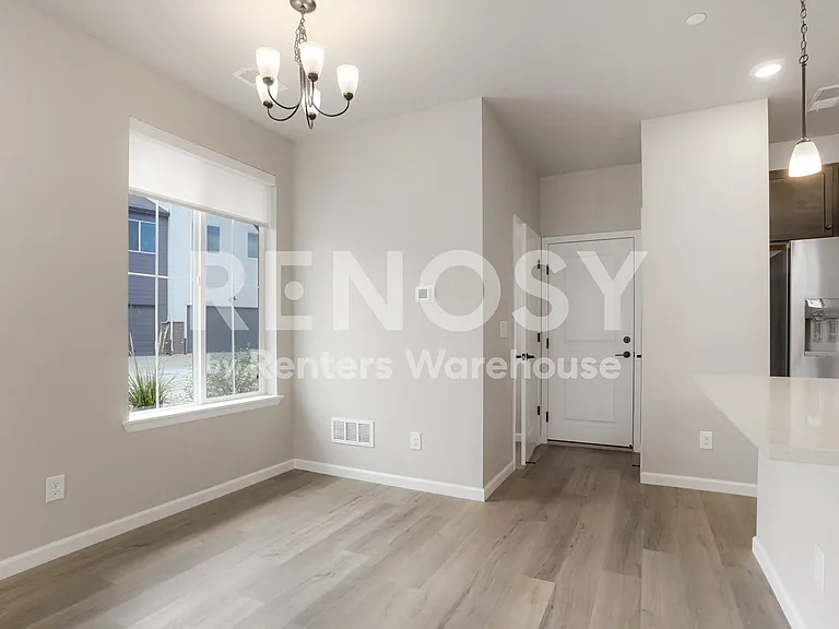 421 Millwall Cir — Photo 8