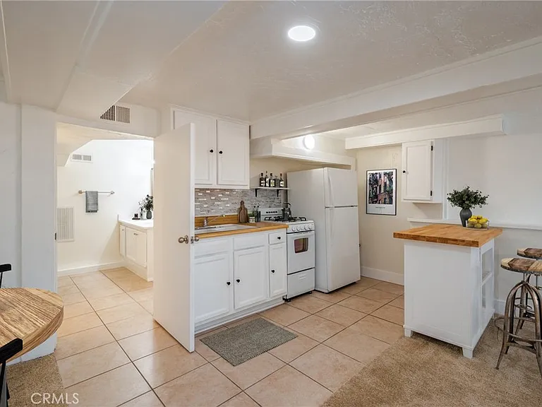 515 1/2 S Walnut Ave #1/2 — Photo 4