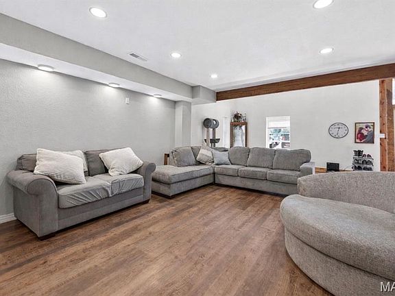 2nd image of 1219 Godt Rd