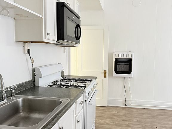 5th image of 290 2nd Ave APT 1-B