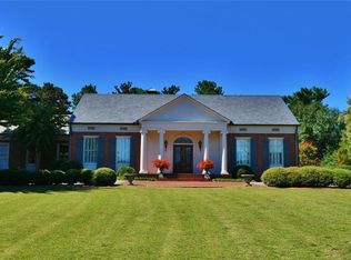 1571 Blue Ridge Dr NE, Gainesville, GA 30501