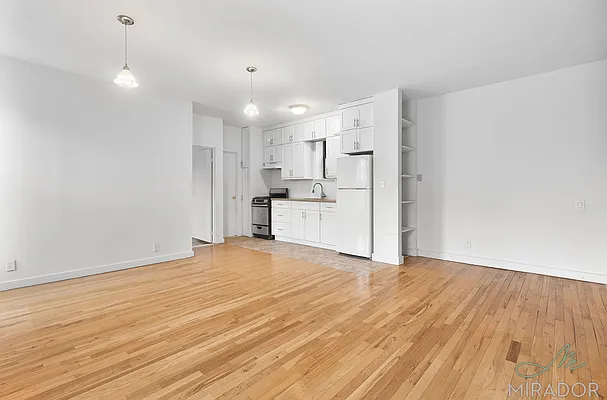 Rented by Mirador Real Estate | media 13